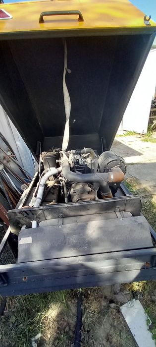 Sprężarka śrubowa spalinowa na wózku
