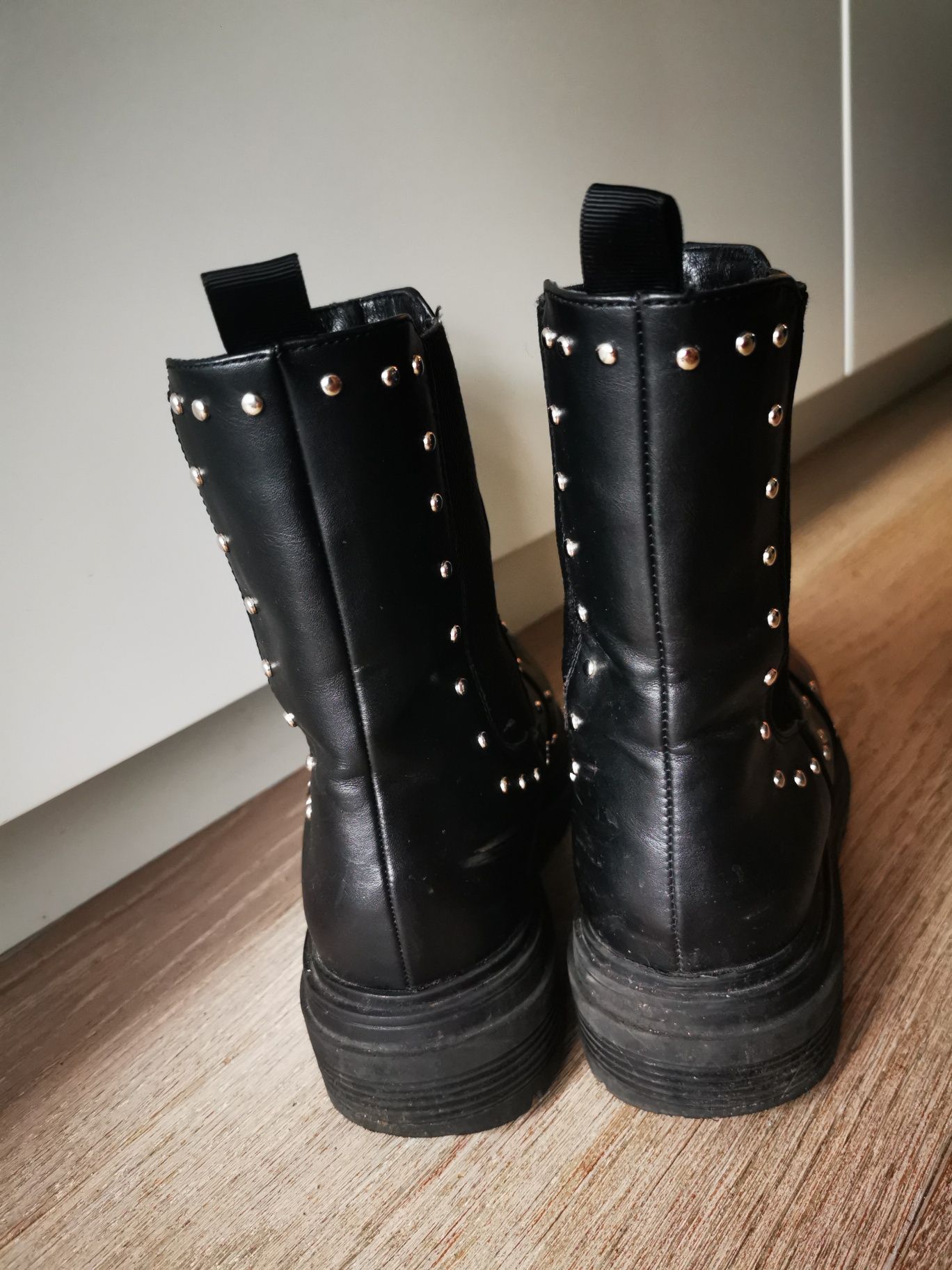 Buty botki damskie czarne DeeZee r. 38 z ćwiekami