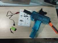 Arma de brinquedo elétrica UZI-SMG (MUITO RÁPIDA) + balas de espuma