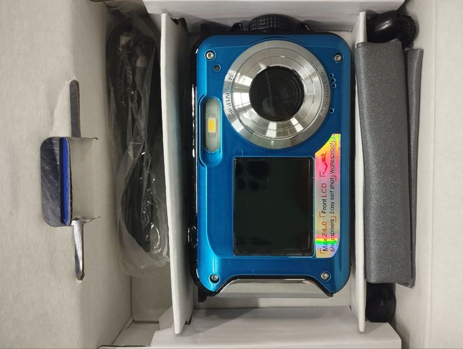 Цифровой фотоапарат с 2 дисплеями для проводной сьемки 2.7К