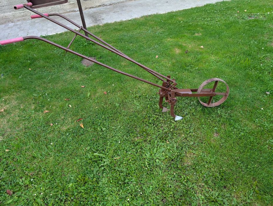 Ручний одноколірний плуг