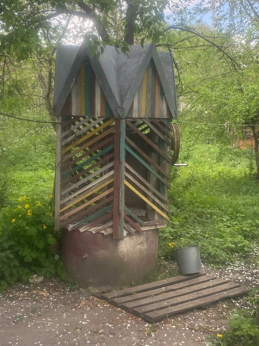 Велика земельна ділянка з будинком у м Тлумач