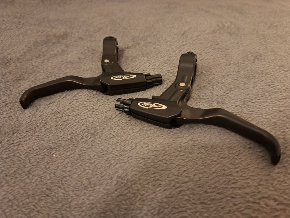 Klamki hamulca Avid V-Brake czarne prosta kierownica NOWE
