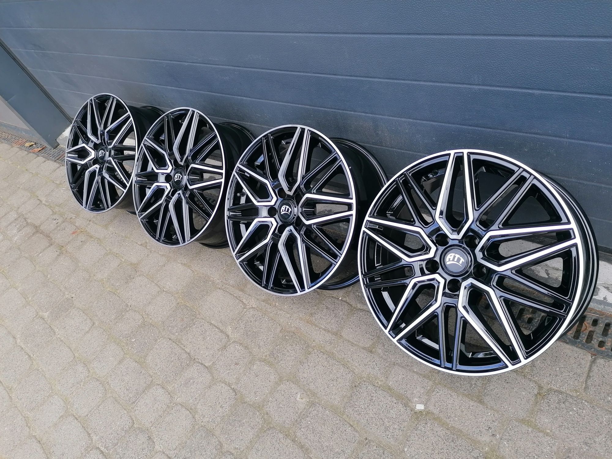 Felgi alu ATT 5x112 18" 7.5J et40 A4B9, A3, S3, Octavia, Leon, Cupra,