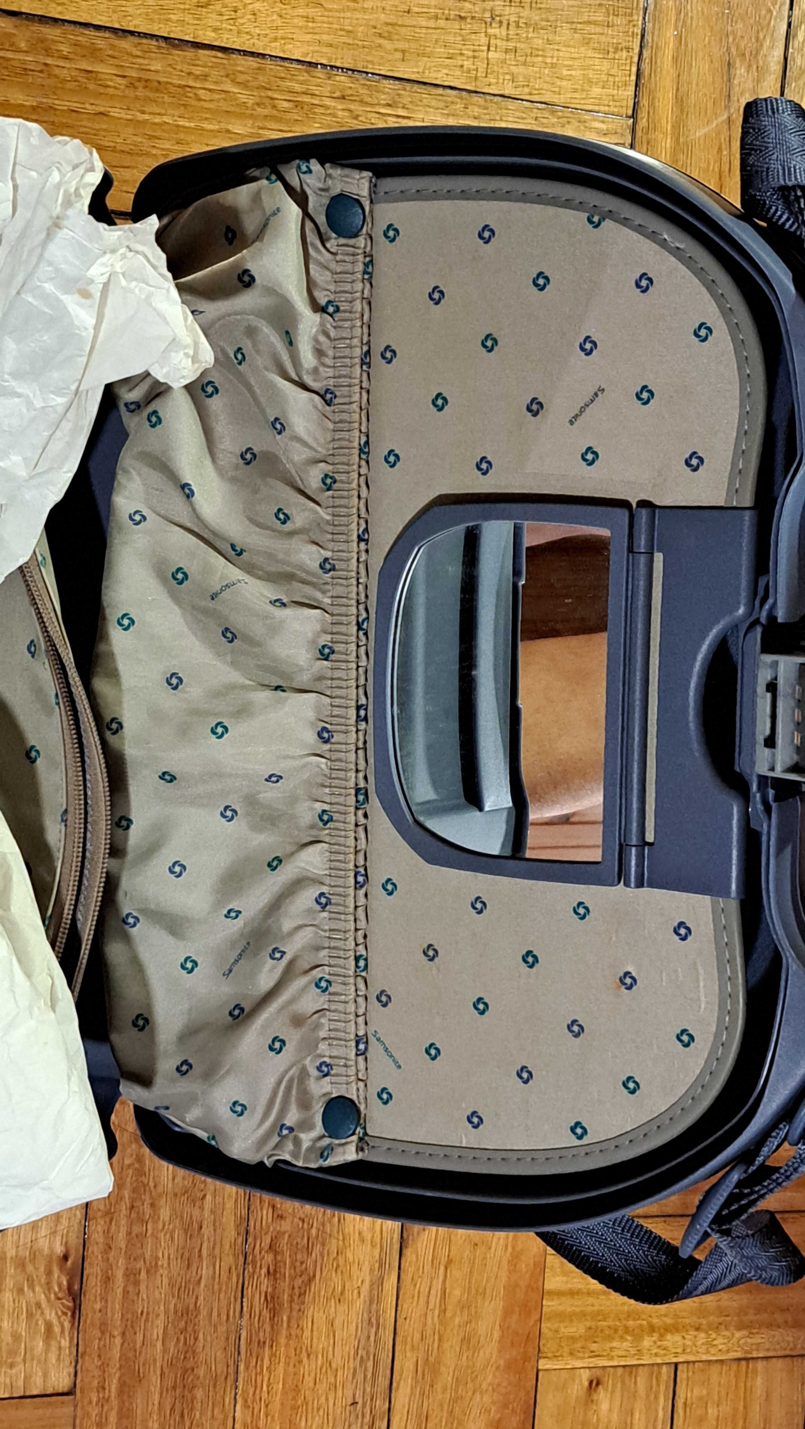 Conjunto de malas de viagem. O preço é das 3 peças.