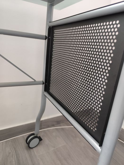 Used desk but in good condition64309665149185124