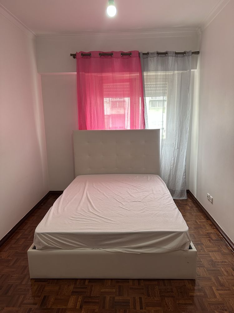 Arrendo quarto para senhoras