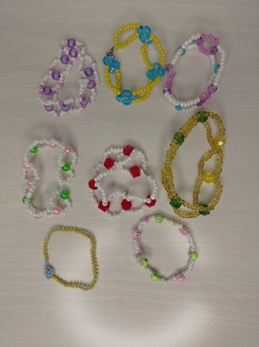 Вироби з бісеру, браслети  колечка,цепочки,брелкии