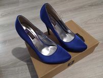 Nowe eleganckie szpilki