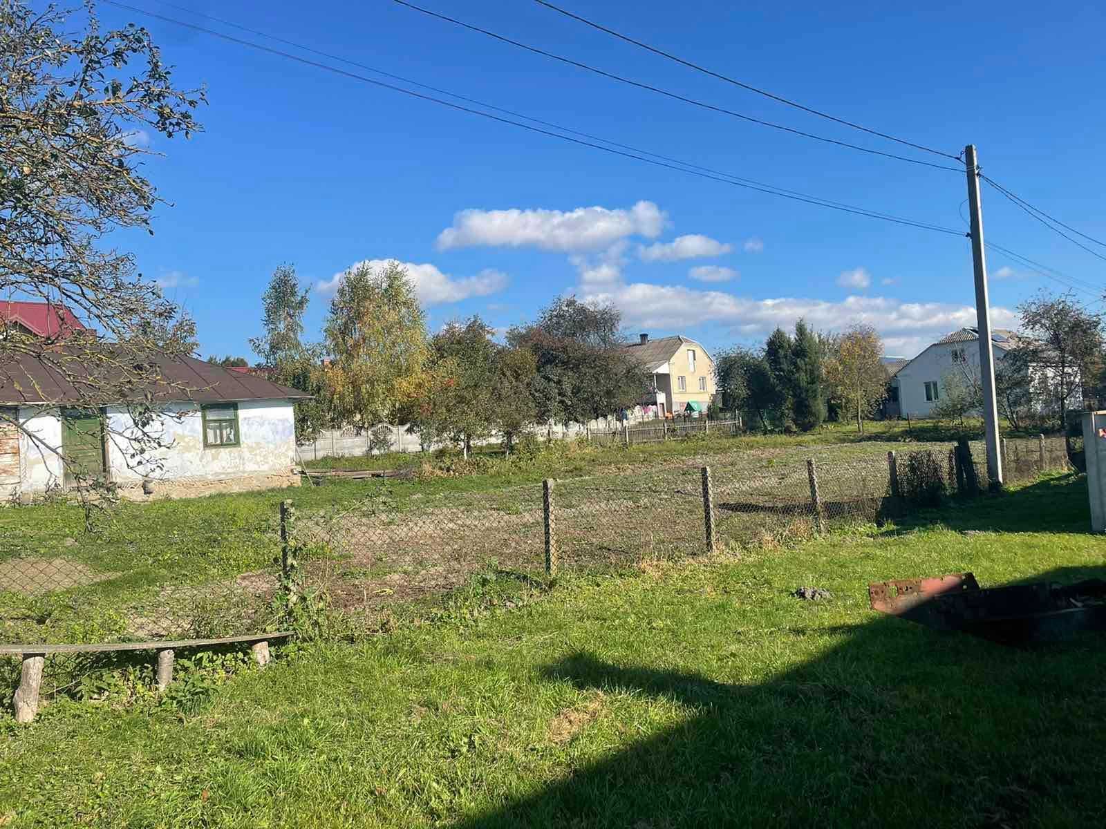 житловий будинок та земельна ділянка 5,5 сот., с. Стара Скварява