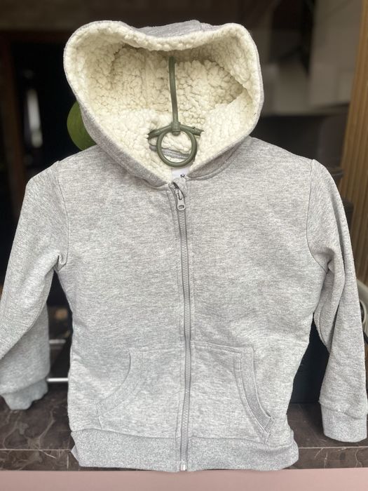 Кофта для дівчинки.