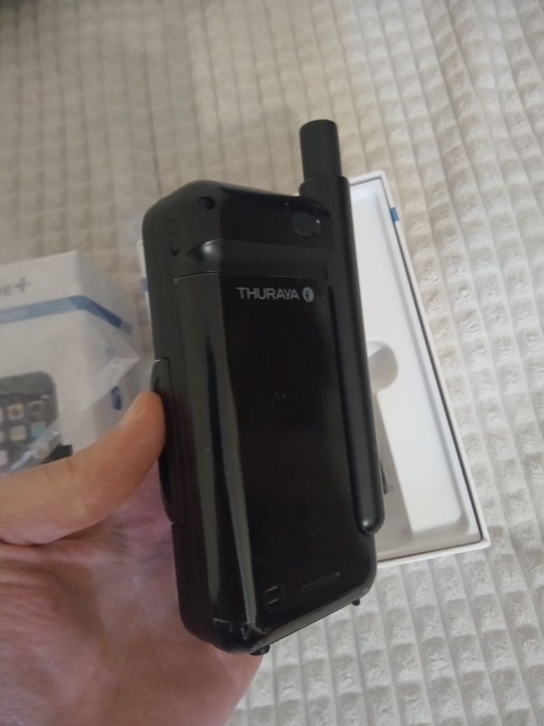 Thuraya Satsleeve + супутниковий термінал телефон