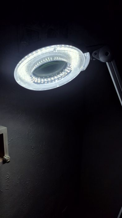 Лампа с лупой диодная для косметологов, маникюра, пирсинга