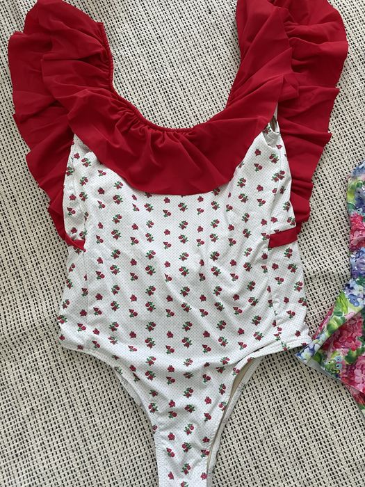 Biquini preto e fato de banho BOW e Kitess