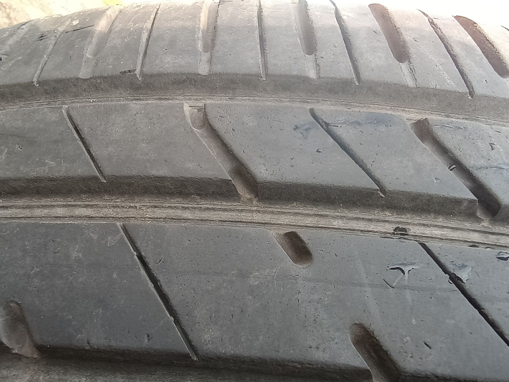 Sprzedam opony 235/50r19