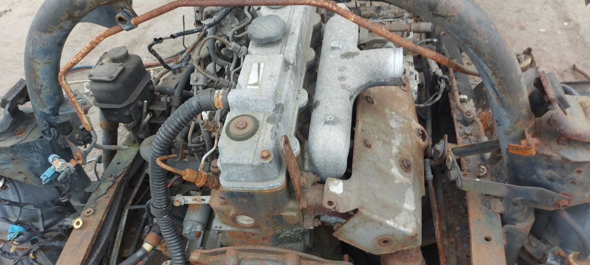 Mitsubishi Canter 2.8 Diesel 96r. silnik kompletny - uszkodzony