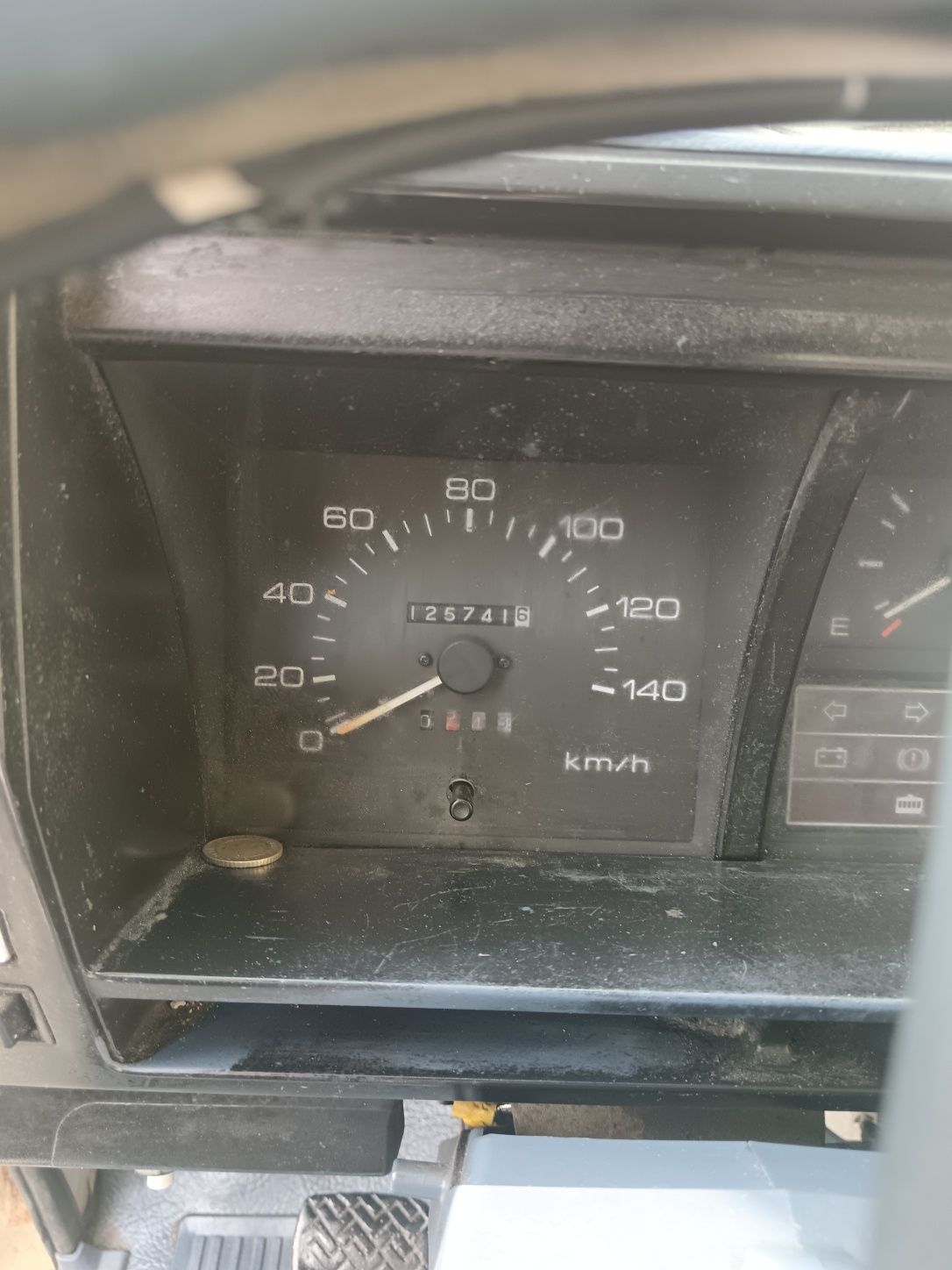 Vendo izusu como nova vem estimada conta com 125 mil km