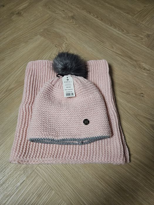 Komplet czapka i komin nowy firmy Moraj