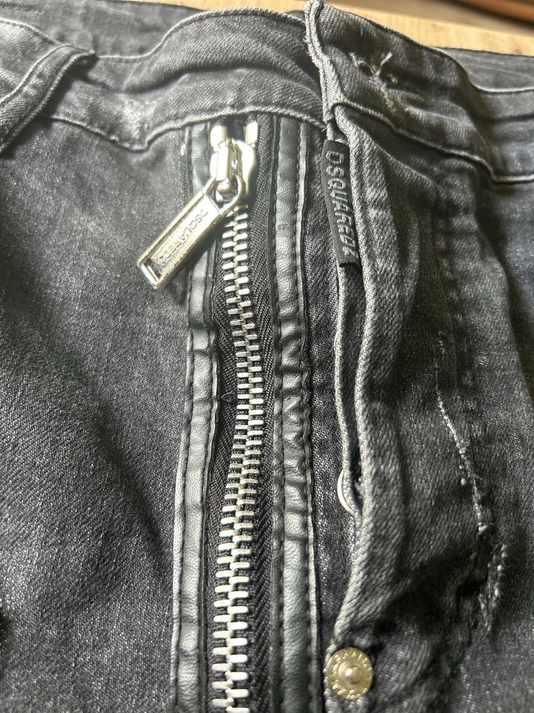 Spodnie meskie firmy Dsquared2