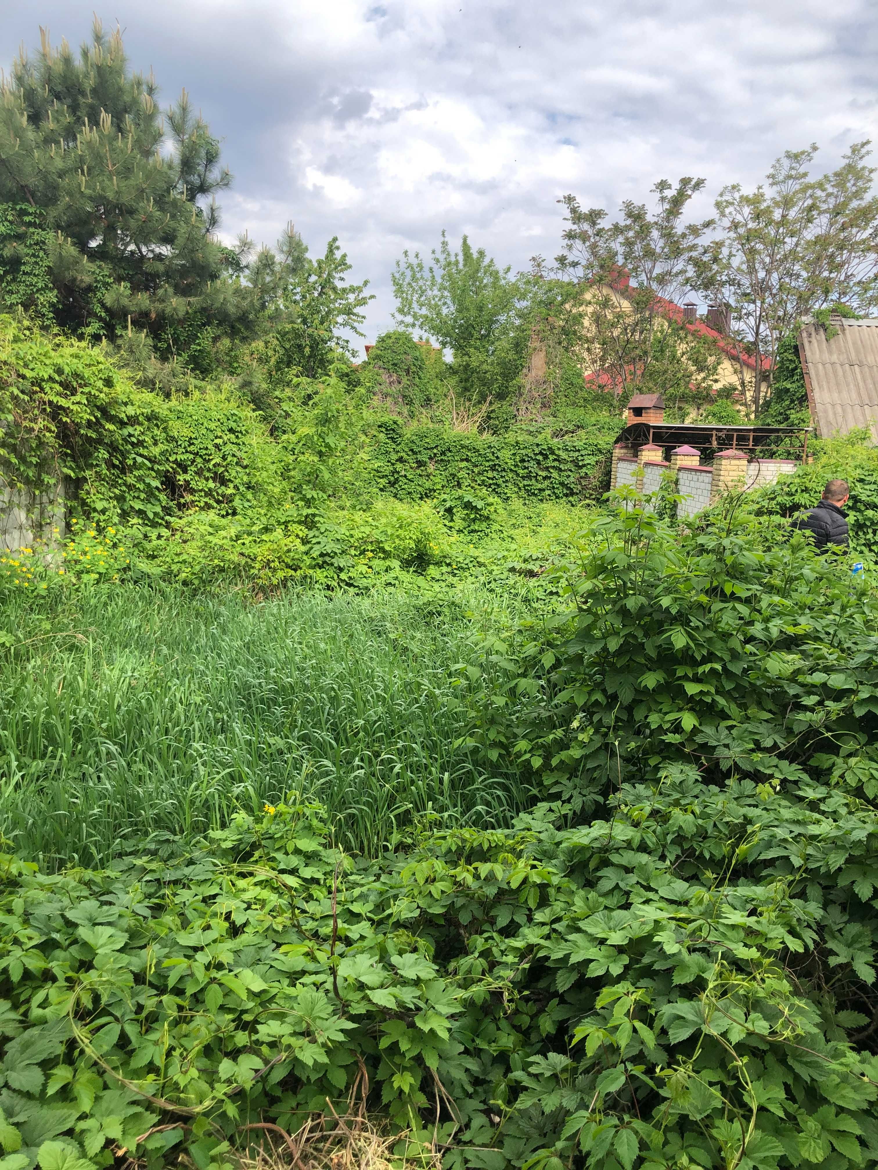 Продам не дорого рівну ділянку землі з старим домом -  Нагорний р-н.
