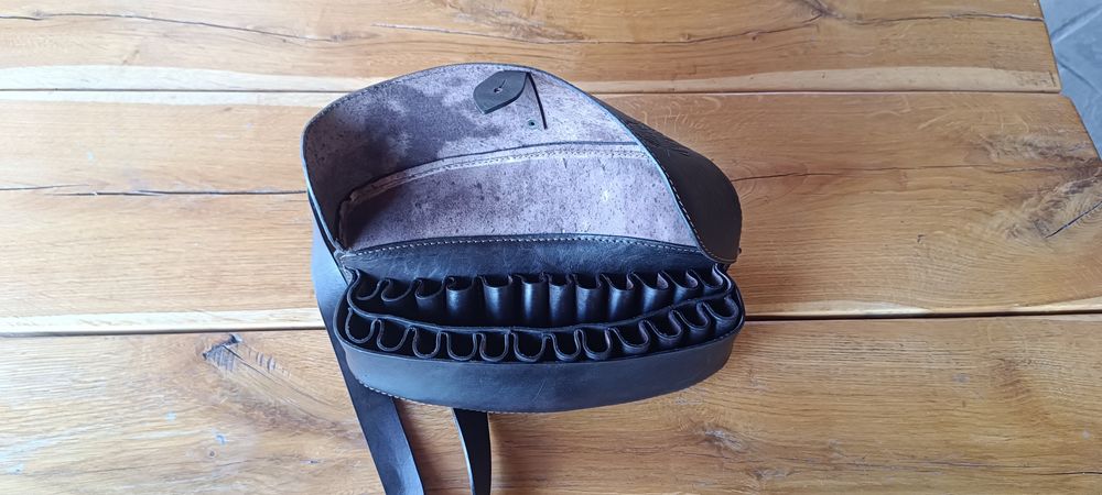 Продам мисливський патронташ - подарунковий комплект для мисливця.