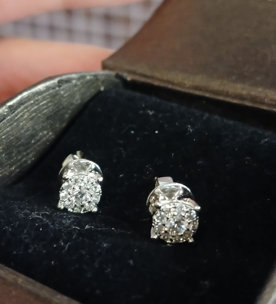 Серьги сережки золотые с бриллиантами 750Пр белое золото 2г, 0,3 Карат
