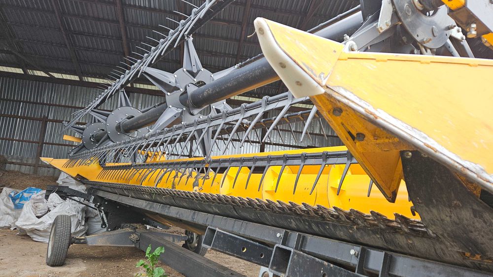 зернозбиральний комбайн CLAAS MEGA 204