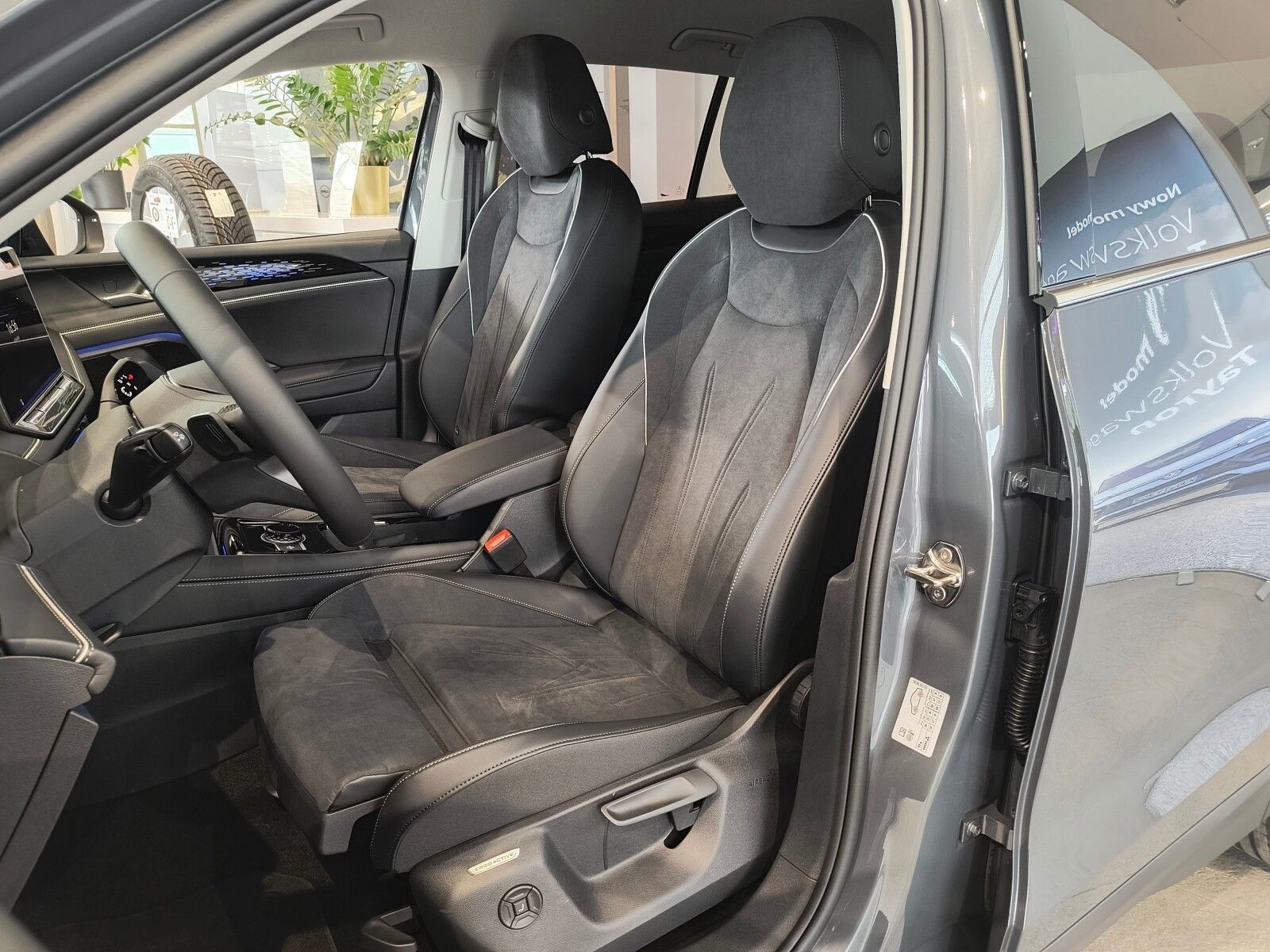 Volkswagen Tiguan Elegance 1,5 eHybrid 150 KM automatyczna, DSG 6-stopniowa, Od ręki !