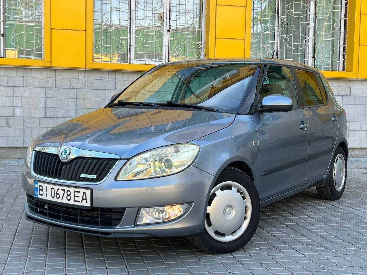 Официальная Skoda Fabia 2012 года , дизель !