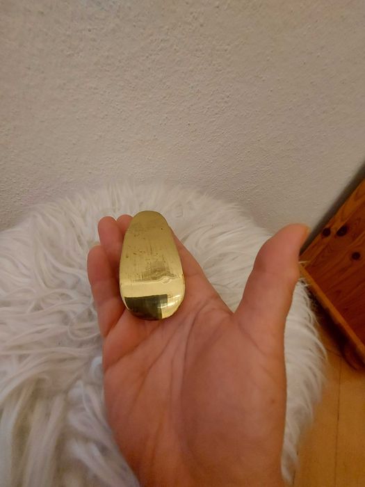 Figurka popielniczka mosiężna, bucik, kolekcjonerska.