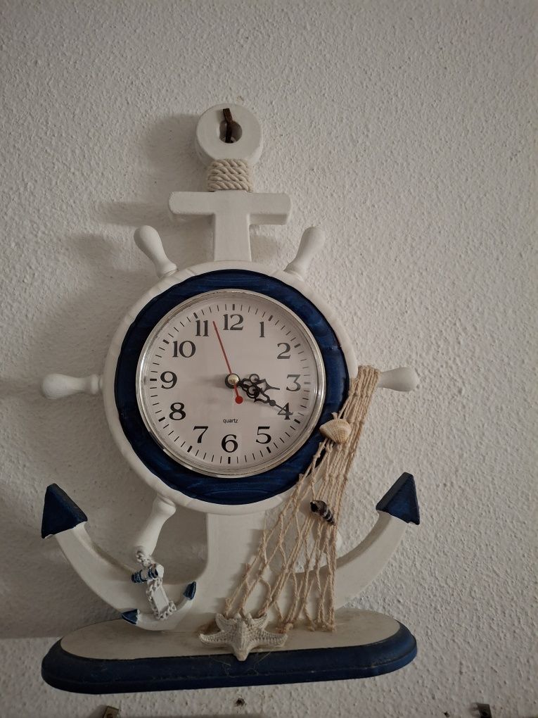Relógio de parede com motivos marítimo