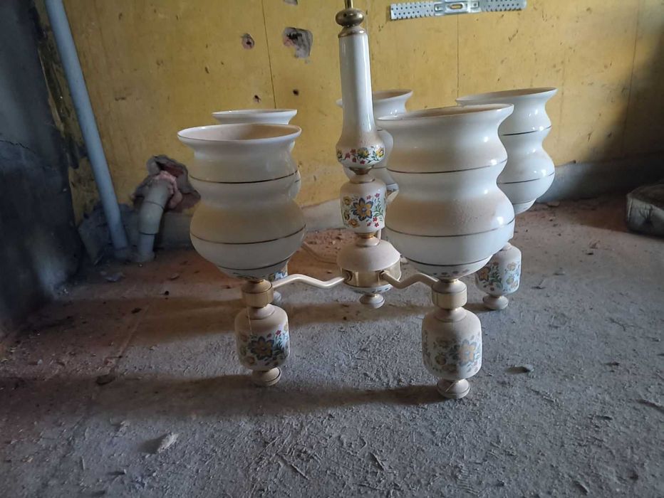 Продам фарфорову люстру на 5 плечей епохи ссср.