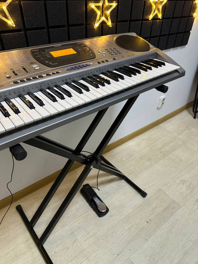 ПРОФЕСІЙНИЙ синьезатор CASIO динамічна крута модель!! Цифрове піаніно