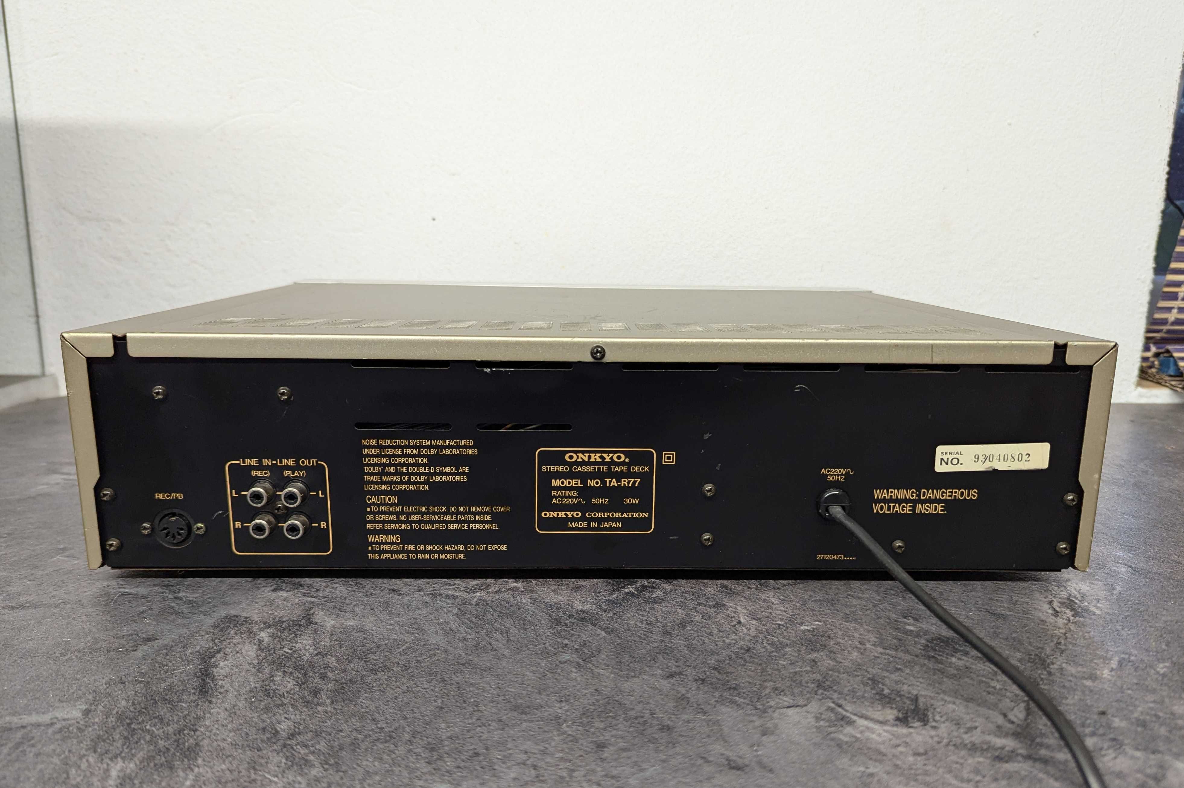 Касетна дека Onkyo TA-R77.