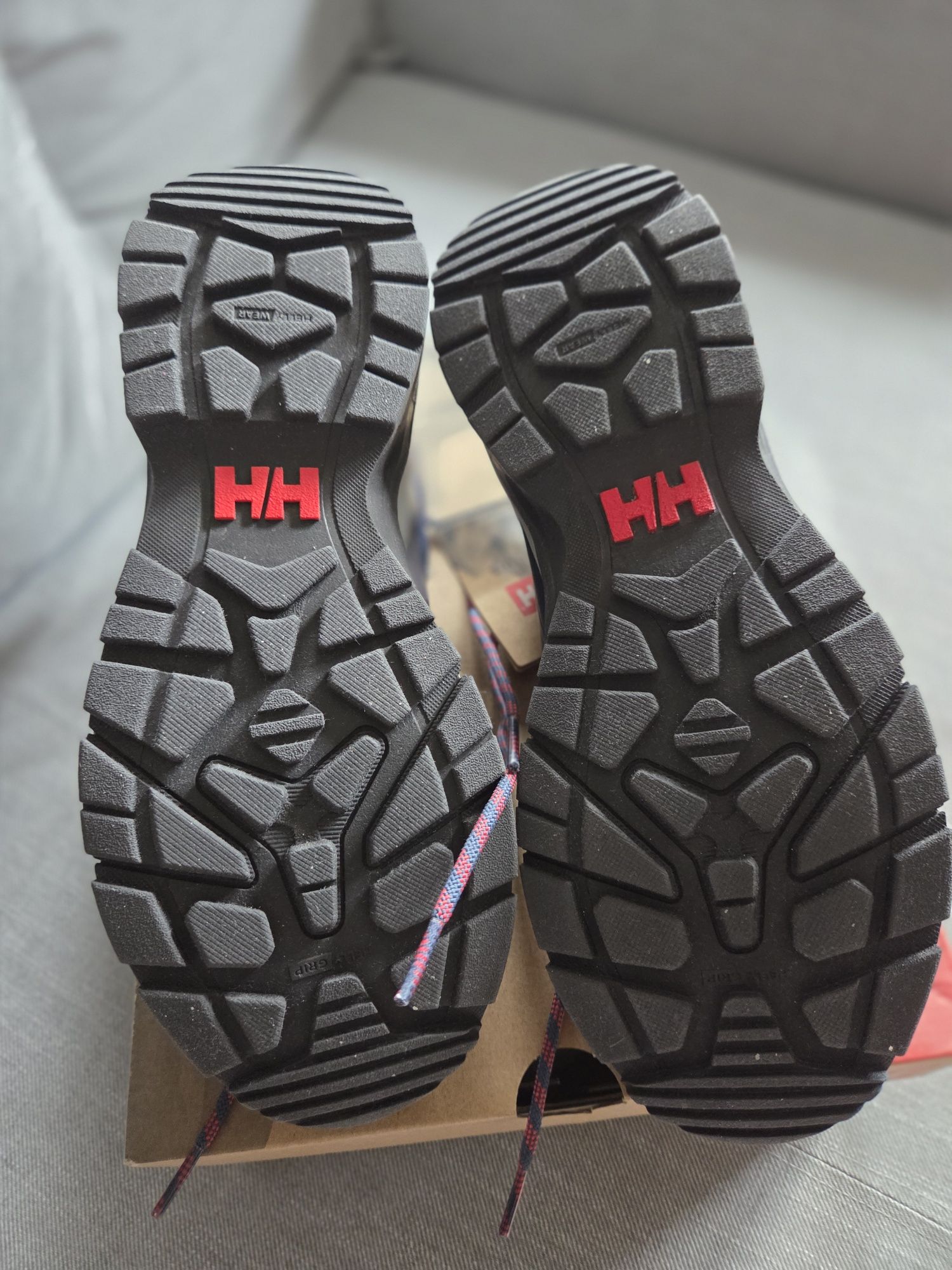 Nowe buty trekkingowe Helly Hansen Cascade Low HT 41