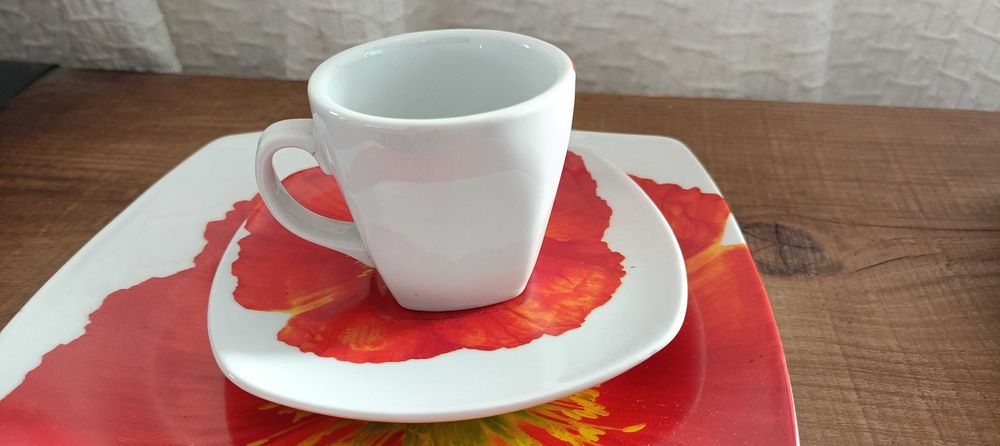 Conjunto chávena café prato sobremesa, prato sopa porcelana papoilas