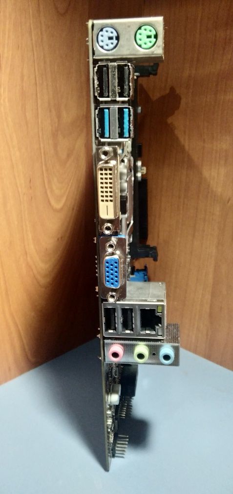 Материнська плата 1150 Msi B85