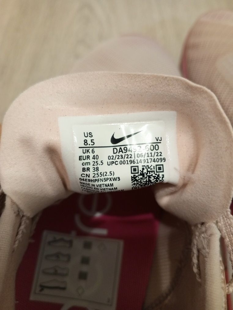 Продам кроссовки женские Nike AIR ZOOM SUPERREP 3 40 розмер
А
