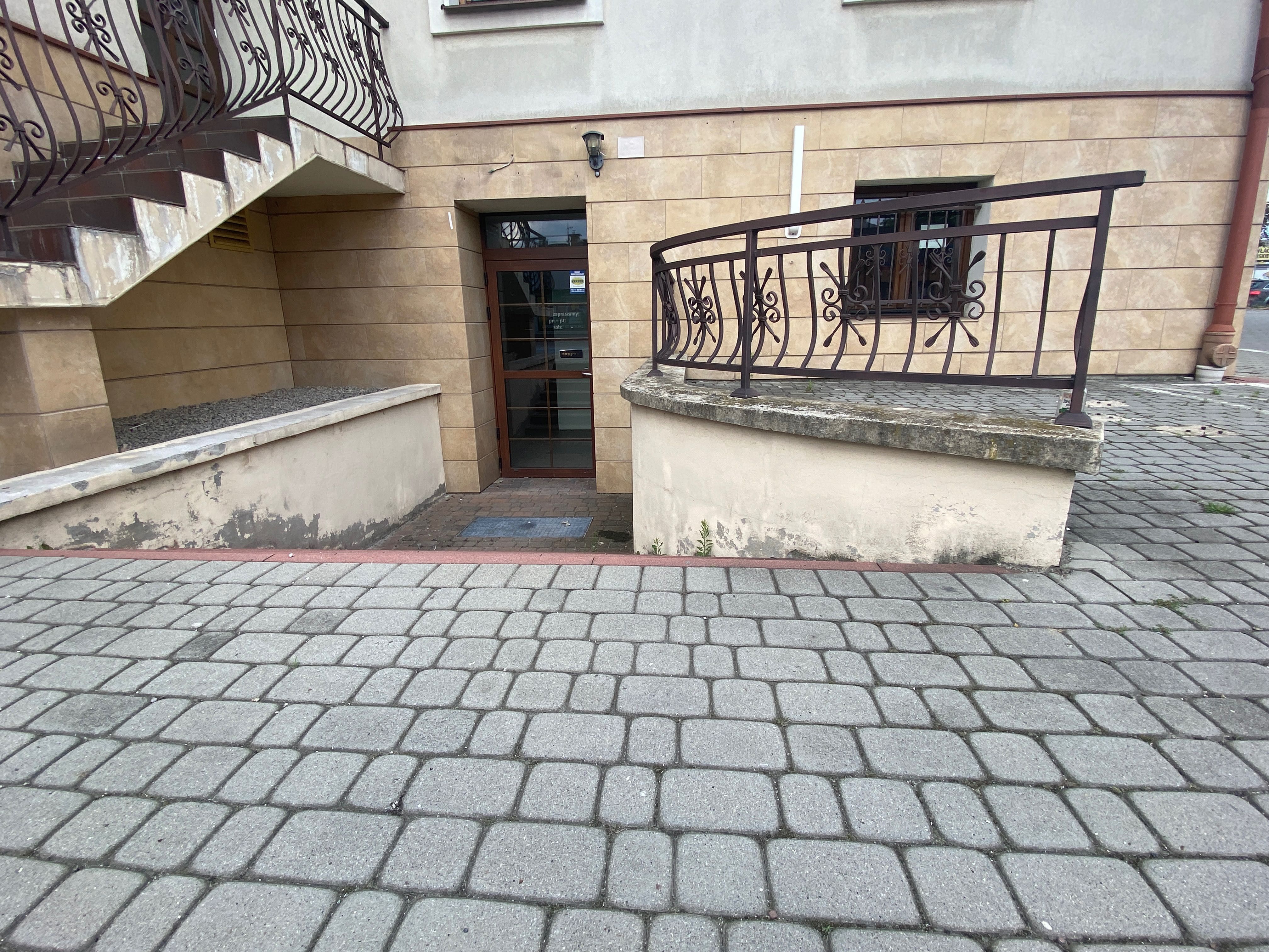 Lokal do wynajęcia - 6 pomieszczeń - 211m2 blisko centrum Tarnowa