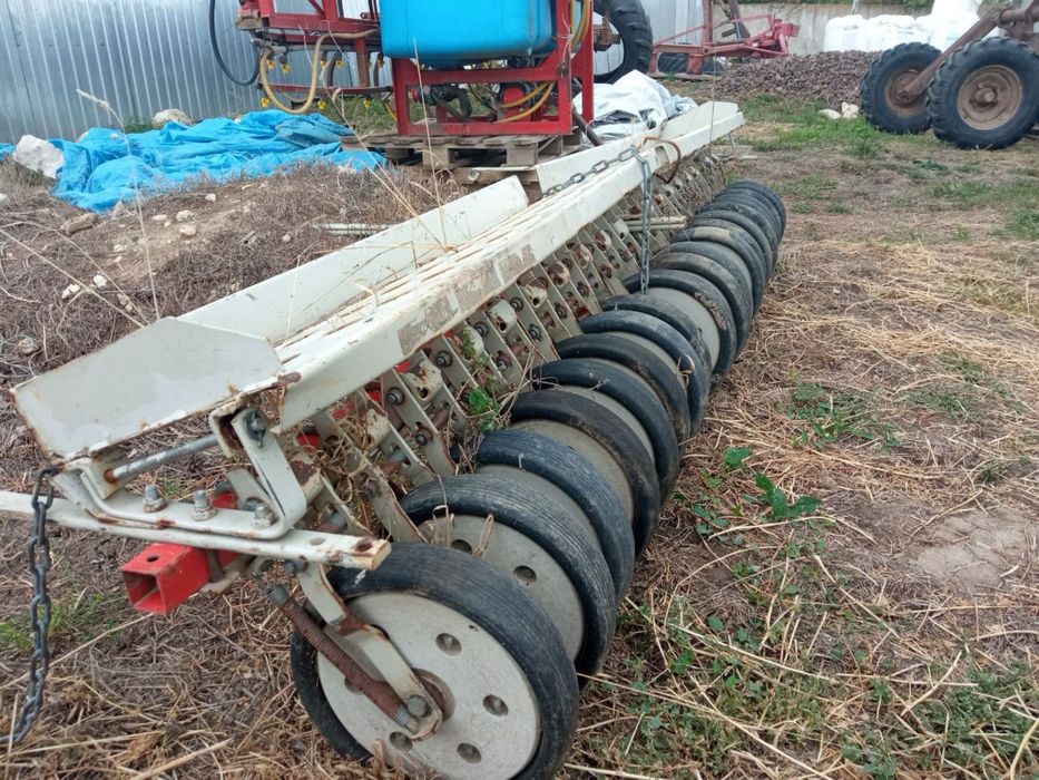 Зернова сівалка Tume