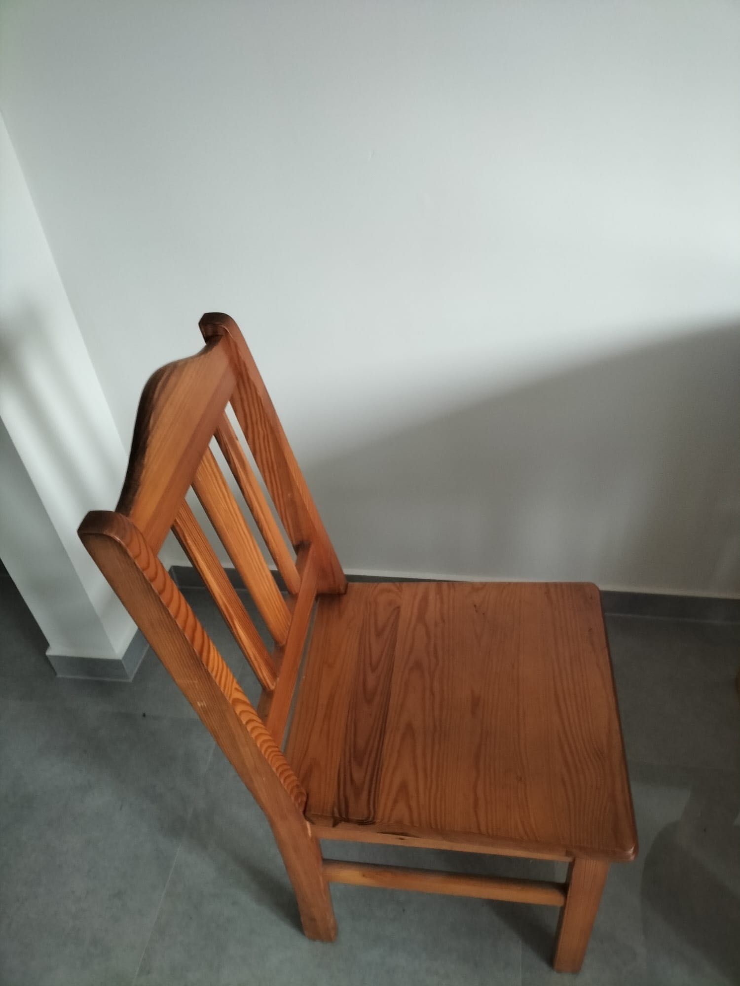 Stół do kuchni z krzesłami