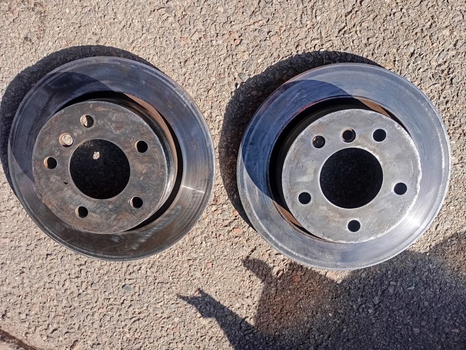 Продам задні тормозні диски на е46 (176мм)