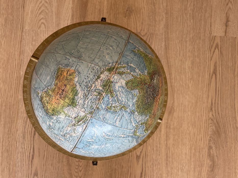 Globo vintage em bom estado