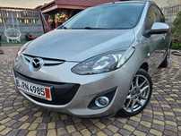 Mazda 2 1,3 ful Opcja Navi Grzane FOTELE Czuj Parkowania Piękny Kolor Zadbana