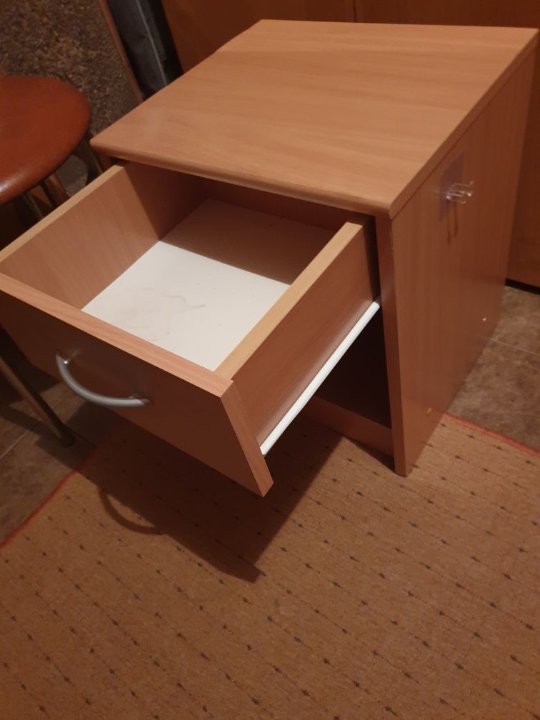 Szafka nocna, kolor buk