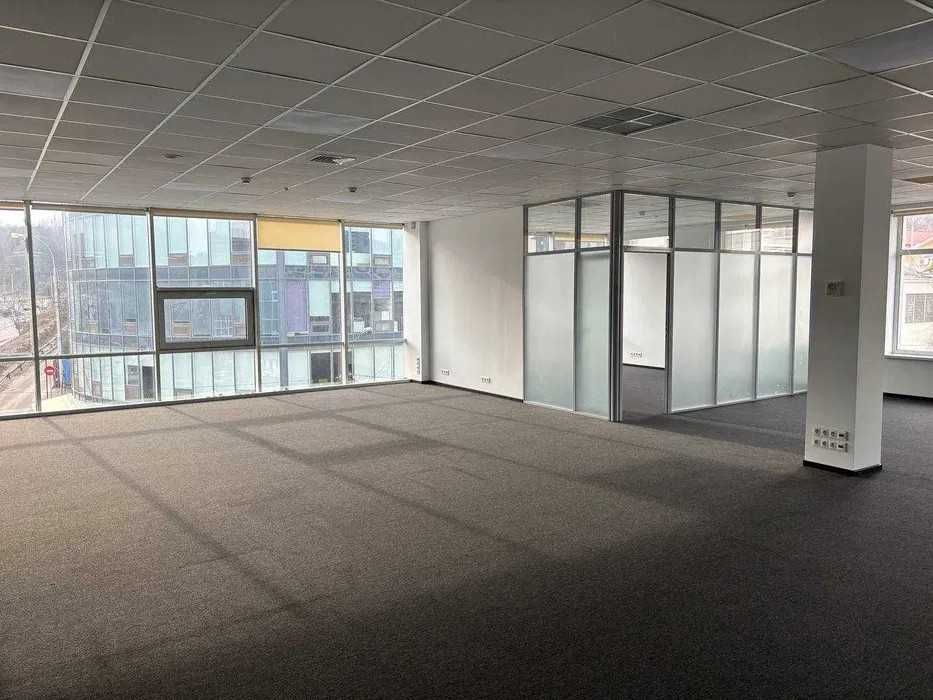 Продажа Бізнес Центру в Києві, вул. Нововокзальна