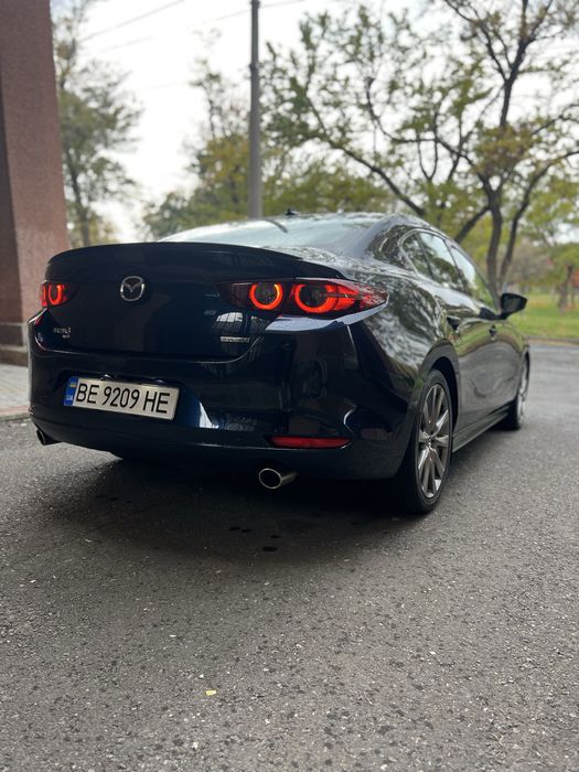 Мазда 3 Mazda 3 21 рік
