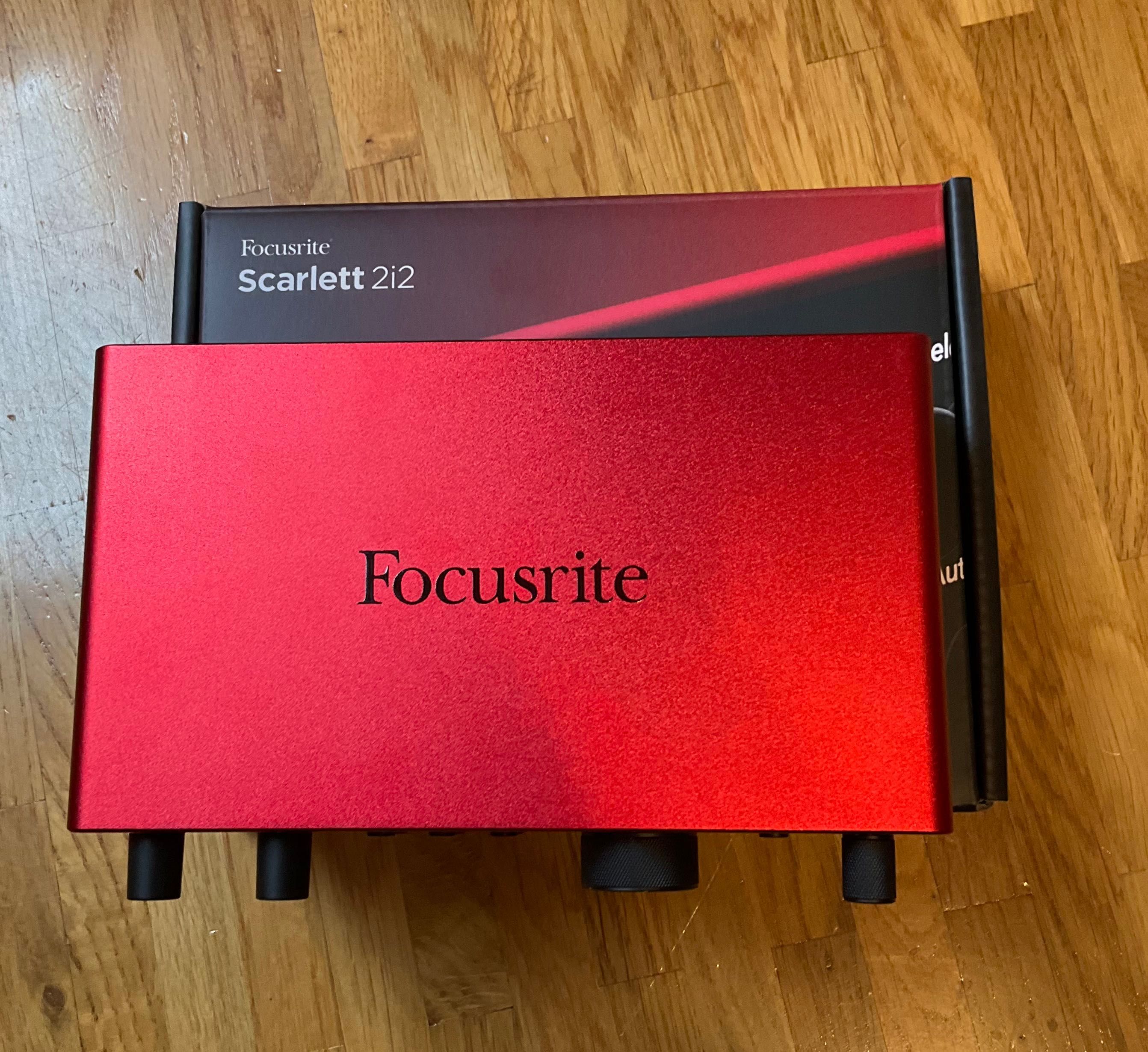 Interfejs audio FOCUSRITE SCARLETT 2i2 4TH