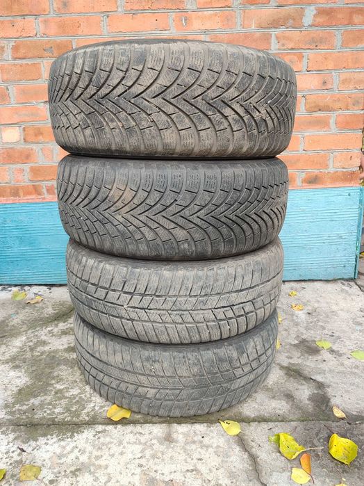 Комплект зимних шин 205 55 16