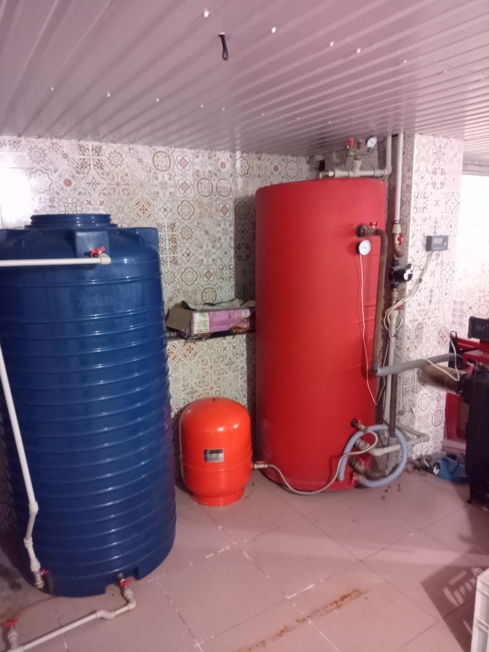 Продаётся газ дом. Центр. Отличный рем. Хаммам. Можно по сертификату.